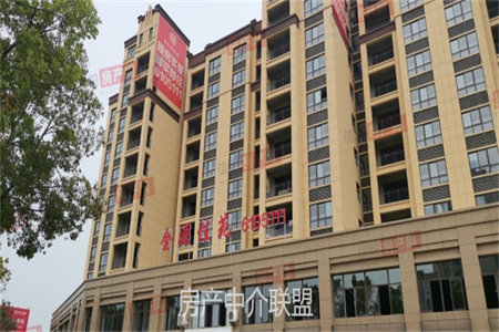 泰安市岱岳区鹏程格林小镇6室3厅3卫208万231m2出售